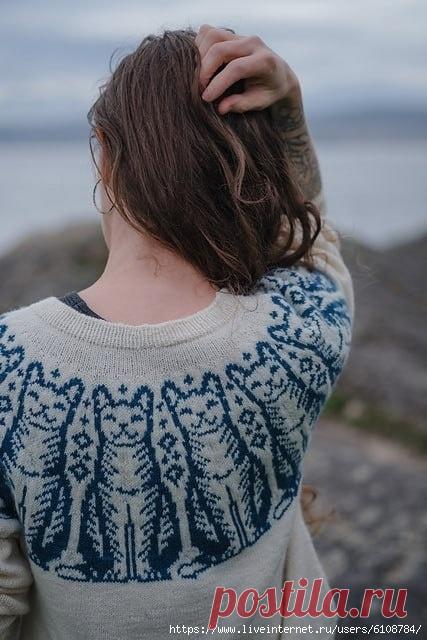Пуловер с жаккардовой кокеткой CatKnit Pullover от Andrea Rangel