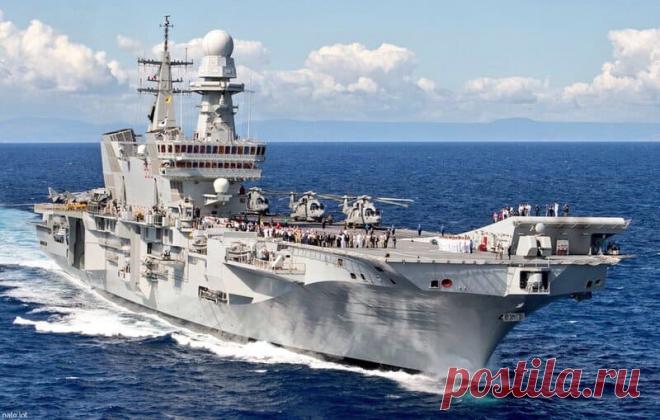 Маленький авианосец с большими возможностями. Универсальные десантные корабли Италии и Испании Морские десантные силы — неотъемлемая часть сильного, сбалансированного ВМФ, способного выполнять задачи по обеспечению интересов любого государства, претендующего если не на мировое господство, то, по крайней мере, на доминирование в том или ином районе Мирового океана. Разнообразие десантных кораблей — от тихоходных плашкоутов и катеров на воздушной подушке до громадных универс...