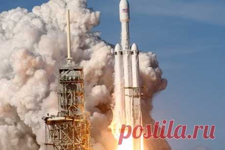 SpaceX перенесла запуск мини-шаттла Космических сил США. Компания SpaceX перенесла запуск тяжелой ракеты Falcon Heavy с мини-шаттлом Космических сил США X-37B в рамках миссии USSF-52. Запуск перенесли из-за сильного бокового ветра в районе Космического центра имени Кеннеди на мысе Канаверал во Флориде. Эта миссия станет четвертой для второго построенного образа X-37.