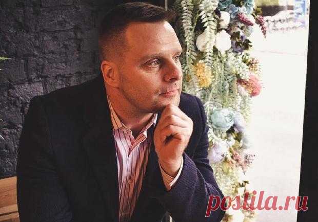 Александр Носик отмечает 48-летие: 10 фактов о звезде сериала «Возвращение Мухтара»
