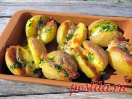 Проще пареной репы - ленивый ужин! Картошка с колбаской и сыром в духовке