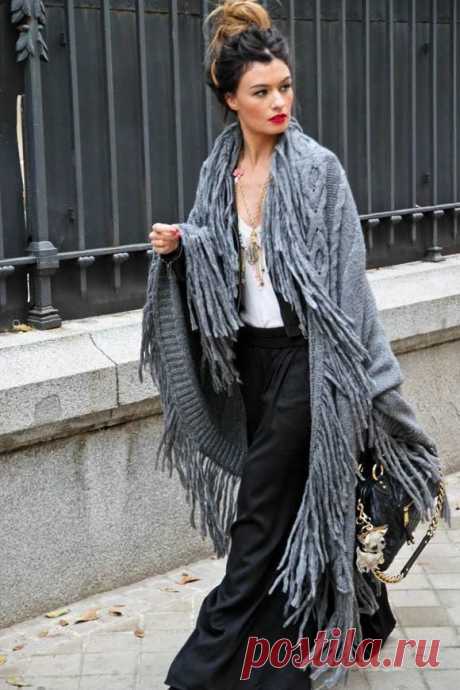 Уютное пончо: 10 street style образов - Мода - ИЛЬ-GIRL - Красота и стиль жизни - ИЛЬ ДЕ БОТЭ - магазины парфюмерии и косметики