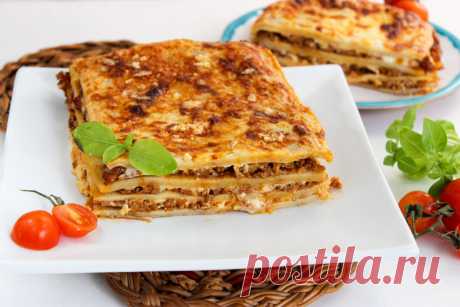 Вкуснейшая лазанья по классическому рецепту Лазанья — вкуснейшее блюдо итальянской кухни, приготовить которое не так сложно, как вам может показаться на первый взгляд. Приятного аппетита!