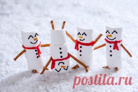 Красивые новогодние картинки 2018 года на рабочий стол Стремительно приближается Новый 2018 год, а вместе с ним подходит и время предновогодней суеты. Нужно успеть нарядить елку, купить подарки, составить празд