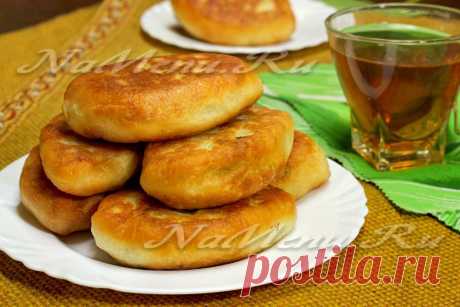 Жареные пирожки с черемшой и яйцом