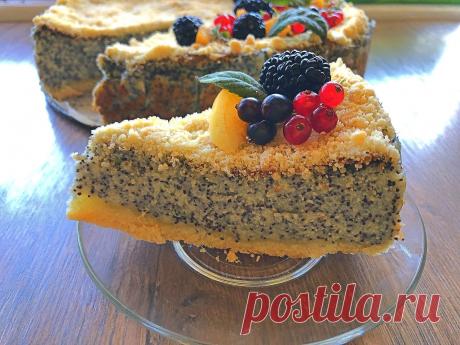 Творожно-маковый пирог. Творожно-маковый пирогПриготовить штрейзель:Смешать муку и сахар – перемешатьДобавить масло – перетереть в крошкуЗастелить форму (диаметр 24 см) пергаментной бумагойВыложить в форму 2/3 штрейзельной крошки – с помощью стакана сформировать дно-основу пирогаУбрать форму с основой в холодильник на 30-60 минутПриготовить начинку:В глубокой миске смешать манку и макВ отдельной кастрюле смешать молоко, сахар, масло и ваниль – довести до кипенияСмесь манки и манки залить…