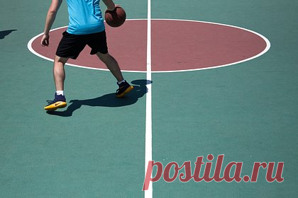 Названы способы мотивировать себя на занятия спортом. Чтобы начать заниматься спортом, прежде всего, должна быть осознанность и мотивация, убежден главный внештатный специалист по первичной медико-санитарной помощи столичного департамента здравоохранения Андрей Тяжельников. Способы мотивировать себя он назвал в беседе с «Лентой.ру».