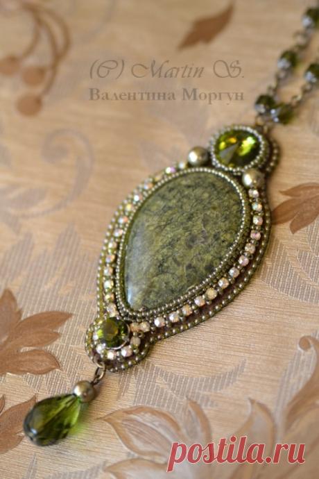 Gallery.ru / Фото #54 - Вышивка и плетение бисером: кулоны, колье, браслеты - martin-s