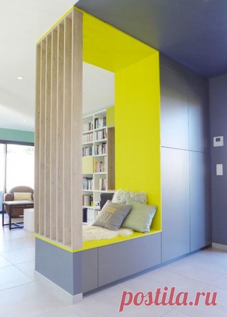 Объясняем: Почему дизайнер сделал это... сиденье на проходе