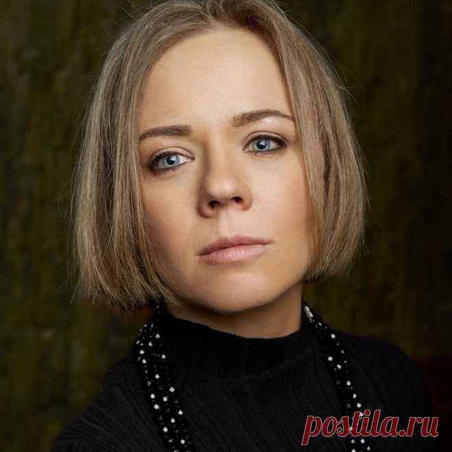 Экс-солистка группы "Лицей" празднует день рождения: как сейчас выглядит Елена Перова