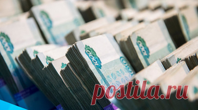 Врачам, учителям и соцработникам: в правительстве предложили повысить зарплаты бюджетникам на 13,2% в 2025 году. Кабинет министров выступил с предложением об индексации зарплат сотрудников бюджетной соцсферы на 13,2% в 2025 году. Речь идёт о медицинских работниках, об учителях, учёных, о преподавателях вузов и соцработниках. Остальным сотрудникам госучреждений, а также судьям, прокурорам, работникам СК и госслужащим федерального уровня выплаты проиндексируют на 4,5%. Читать далее