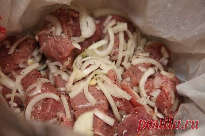 Мариновать шашлык нужно только так: никакого кефира, минералки и вина — максимально просто и вкусно