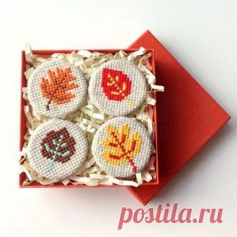 Осенняя вышивка крестом: бесплатные схемы