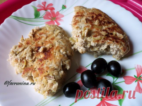 Запеканка из мяса, яблок и корня сельдерея на сковородке