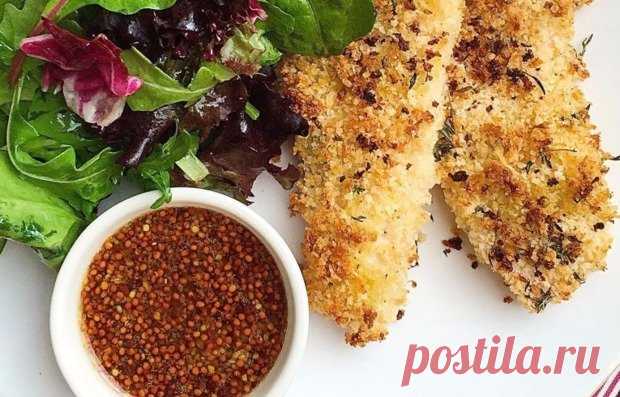 Курица в панировке с медово-горчичным соусом