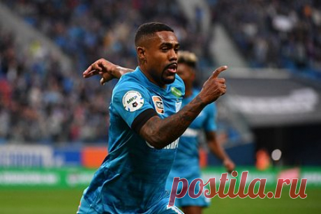 В Госдуме оценили возможное появление бразильцев из «Зенита» в сборной России. Бывший чемпион мира по боксу и депутат Госдумы Николай Валуев оценил возможное появление бразильских футболистов «Зенита» Малкома и Клаудиньо в сборной России. «Сейчас они сильнее игроков сборной России на их позициях, поэтому, конечно, хотелось бы видеть их в нашей команде», — заявил Валуев.