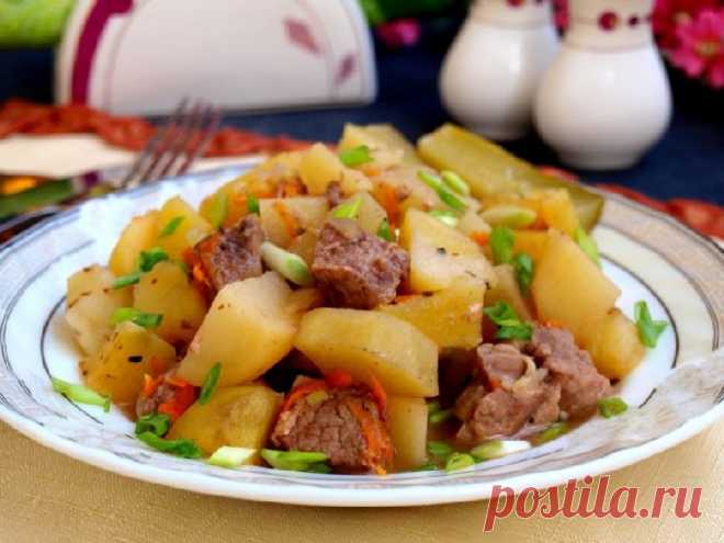 Тушеная картошка с мясом - Вкусные идеи Тушеная картошка с мясом – это идеальный вариант сытного и питательного ужина для всей семьи. Сочное нежное мясо и ароматный картофель прекрасно дополняют