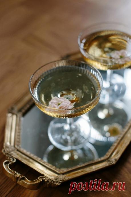 Очарование Петербурга❤ Фотограф Екатерина Головачёва Декор и флористика Лужайка: свадебное оформление, букет невесты Визажист Аня Красненкова Платье Boudoir-wedding Украшения Ольга Анненкова Видео Married People