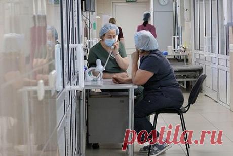 В Петербурге восьмимесячная девочка попала в больницу после чаепития. В Санкт-Петербурге восьмимесячная девочка из Москвы попала в больницу с ожогами после чаепития. Об этом стало известно «Фонтанке». Дошкольница вместе с матерью приехала в Северную столицу. В гостях у знакомых во время чаепития девочка сидела на коленях у родительницы, а та по своей неосторожности опрокинула кружку.