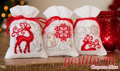Мешочки с рождественскими мотивами - The World of Blackwork&Monochrome Cross Stitching - Страна Мам