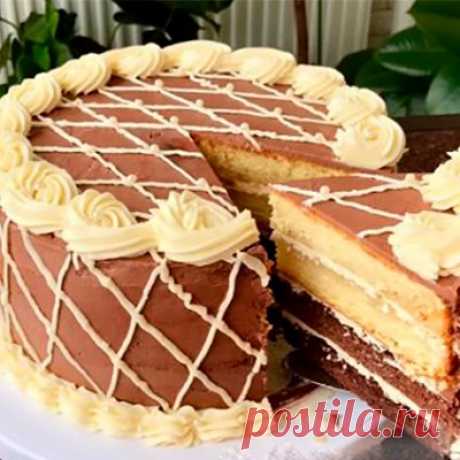 Рецепт очень сочного и вкусного бисквитного торта «Золотой ключик» с масляным кремом. Используем продукты, которые присутствуют на кухне у каждой хозяйки.