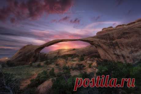 DEVIL'S GATE (Landscape arch) Landscape arch is the longest arch of Arches National Park in Utah.It's located in an Area called Devil's Garden.  www.stefanocaccia.it