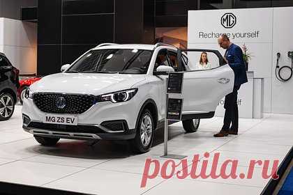 В России появился китайский аналог Hyundai Creta. В России начались продажи китайского кроссовера MG ZS. Автомобиль можно приобрести по цене 2,16 миллиона рублей, он оснащен безальтернативным атмосферным двигателем объемом 1,5 литра и мощностью 120 лошадиных сил (максимальная скорость — 170 километров в час) и бесступенчатым вариатором.
