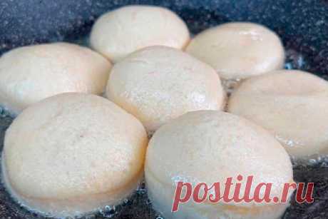 Вкусный хлеб на сковороде: казахские баурсаки, отличная замена хлеба Готовим баурсаки! Это мучное блюдо казахской кухни. Готовят его также татары, башкиры и азиаты. Представляет собой лепешки теста,