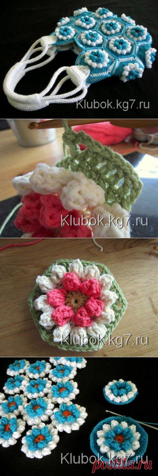 Вязанная сумочка крючком из цветочных мотивов