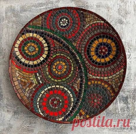 Стеклянная мозаика: вещами из осколков редко украшают свои дома, а зря, они смотрятся красиво - Сам себе мастер - 12 февраля - 43008211586 - Медиаплатформа МирТесен