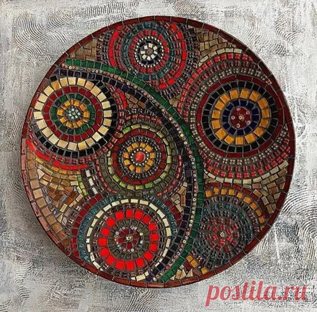 Стеклянная мозаика: вещами из осколков редко украшают свои дома, а зря, они смотрятся красиво - Сам себе мастер - 12 февраля - 43008211586 - Медиаплатформа МирТесен