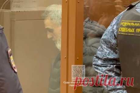 64-летнего фигуранта дела о теракте в «Крокус Сити Холле» арестовали. Басманный суд Москвы арестовал 64-летнего Исраила Исломова по делу о теракте в «Крокус Сити Холле». Мужчина будет находиться в СИЗО до 22 мая. Он подозреваемый по пункту «б» части 3 статьи 205 («Террористический акт») УК РФ. Трое мужчин с фамилией Исломовы продали террористам тот самый белый автомобиль Renault.