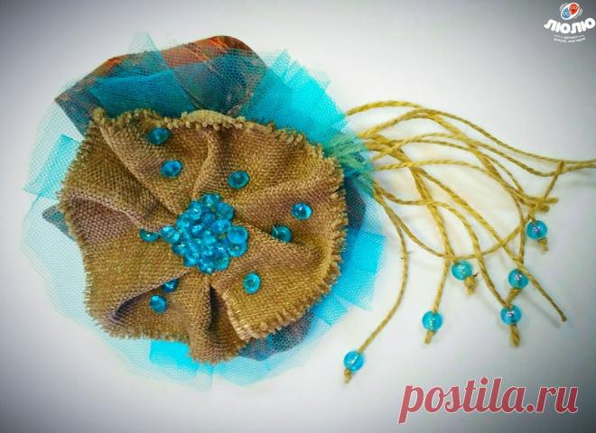 Взяла кусочек старых штор, мешковину, сетку, верёвку, бусинки и сделала винтажную брошь | Тётушка ЛЮЛЮ | Яндекс Дзен