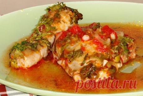 Традиционное куриное чахохбили Традиционное куриное чахохбили


Очень вкусное грузинское блюдо. На грузинском языке фазан – «хохоби», раньше эта птица была распространена в Грузии. Блюдо Чахохбили получило название от «хохоби». Это…