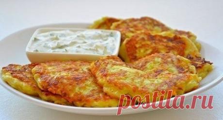 Лучшие кулинарные рецепты: Оладьи из кабачков с сыром и чесноком