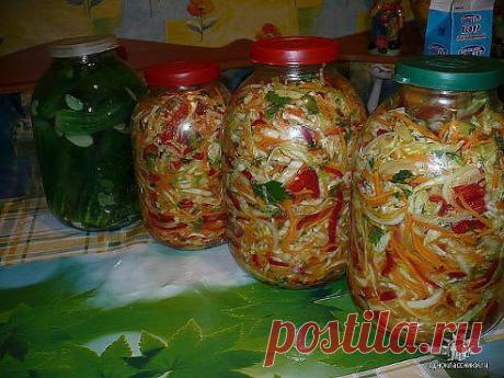 из свежей белокочанной капусты БЕЗ закрутки!

Этот салат — упрощенный вариант нескольких рецептов консервирования капусты. Если у вас есть кухонный комбайн с функцией нарезки, на приготовления этого салата из свежей белокочанной капусты уйдет от силы полчаса. Хранится он 3-5 месяцев в холодильнике, вкусовых качеств не теряет!

Читать рецеп%D