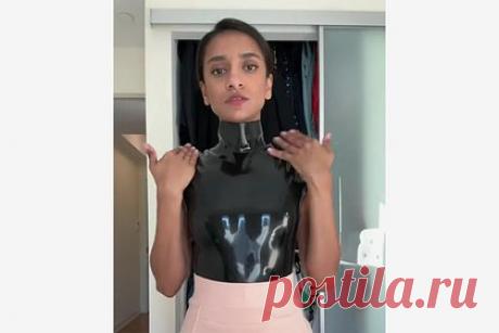 Женщина показала простой способ носить неуместную одежду в офис. Модная блогерша Сэм из Канады, более известная по никнейму @sommyyah, показала простой способ носить неуместную одежду в офис. По словам женщины, ее корпоративные наряды очень скучные, поэтому она любит к ним добавлять яркие акценты. Так, в начале видео инфлюэнсерша предстала перед подписчиками в черном латексном боди.