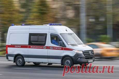 Появились подробности о массовом отравлении детей в училище под Москвой. В подмосковных Луховицах 20 детей из кадетского училища-интерната «Орел» доставили в больницу с подозрением на ротавирус. Такие подробности о массовом отравлении появились у Telegram-канала Shot. По его сведениям, накануне вечером воспитанники одновременно пожаловались на недомогание.