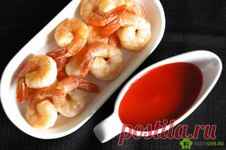 Рецепт приготовления в домашних условиях легендарного тайского соуса Шрирача. Немного истории и подробное описание всех шагов приготовления.