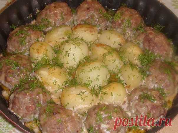 Тефтели с картошкой в духовке