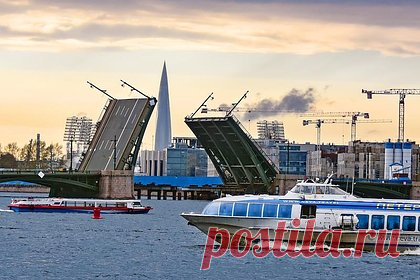Назван срок завершения строительства моста через Неву за 50 миллиардов рублей. Большой Смоленский мост построят в Санкт-Петербурге к 2032 году. К сегодняшнему дню утверждены проекты его планировки и межевания территории. Объект создаст новый транспортный обход исторического центра. Строительство стало возможным благодаря инвестиционному сотрудничеству и начнется в ближайшие месяцы.