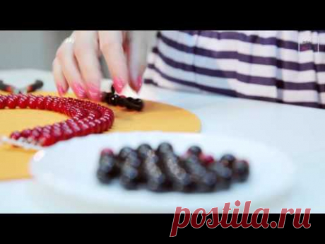 Как из старых бус сделать модное украшение - YouTube