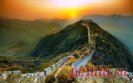 Легендарная постройка тысячелетия: Великая Китайская стена Наверное, среди нас не найдется того, кто хоть раз в жизни не слышал бы о главной исторической достопримечательности Китая – Великой Китайской стене. Это грандиозное оборонительное сооружение является самым протяженным в мире, и не зря считается национальным достоянием Поднебесной. Даже...