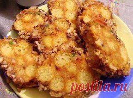 Пирожное из кукурузных палочек

Ингредиенты:
- 150 г мармелада
- 200 г очищенных грецких орехов
- 2,5 пачки сладких кукурузных палочек по 70 г
- 175 г сливочного масла
- 1 банка вареной сгущенки

7. Заверните в целлофан или фольгу и отправьте на полчаса в морозильник.
8. Затем достаньте и порежьте ломтиками поперек.