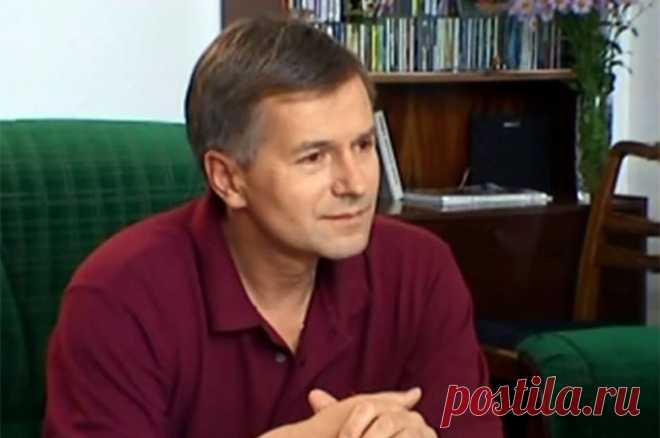 Потерял жену, двух детей, испытал предательство. Как живет Игорь Ливанов?. «Думаю, произошел жесткий изворот судьбы: в последний момент у меня вдруг возникло желание поехать с ними, но я остался. Таня планировала взять билет на другой поезд, а взяла на этот», — позже вспоминал Ливанов.