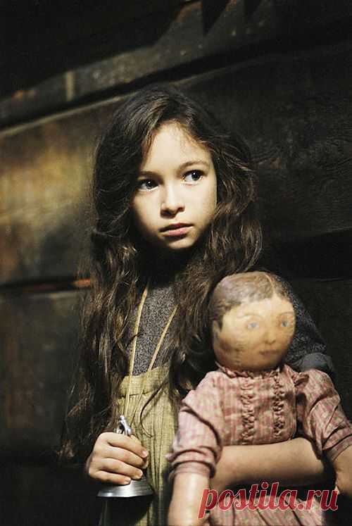 Джодель Ферланд в сериале "Королевский госпиталь"