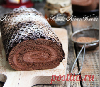 Медово-шоколадный рулет Автор Вероника Крамарь -- вкусный и красивый медово-шоколадный рулет с воздушным шоколадным кремом. Я покрыла его сверху растопленным шоколадом, можно присыпать сахарной пудрой. Рулет формируется из нежного, пластичного медово-шоколадного бисквита, который не трескается во время сворачивания. 
Для бисквита:
мёд - 140 г; мука - 120 г; сметана - 60 г; масло сливочное - 35 г; сахар - 30 г; какао - 20 г; яйцо - 2 шт.; сода - 0,5 ч. л.
Для крема:
масло с...
