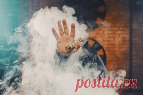 Контрабандистов жидкостей для вейпов могут лишить свободы сроком до 7 лет. Комитет Совета Федерации по экономической политике предлагает бороться с незаконным ввозом в Россию жидкости для электронных сигарет.