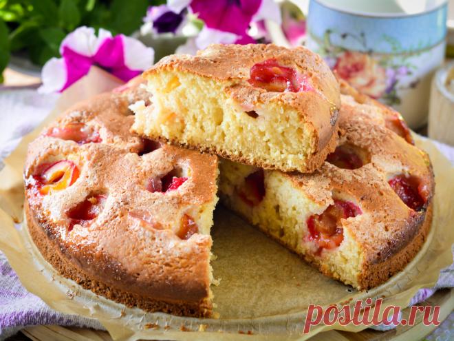 Всегда пышный, даже с сочной алычой: пирог, который всегда получается! | Рецепты с фото и видео - только лучшее от Аймкук | Дзен