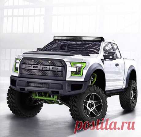 2017 Ford Raptor loses weight, gets more power and tech